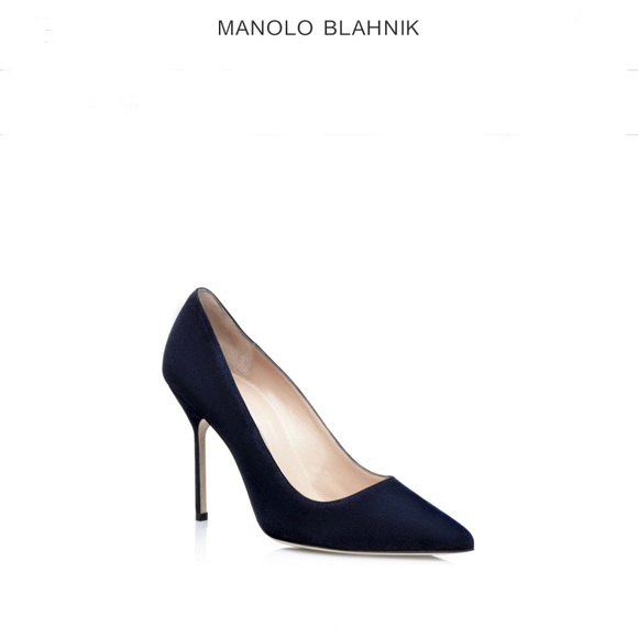 Manolo Blahnik Shoes - Manolo Blahnik Navy Leather Pointed Toe Pumps